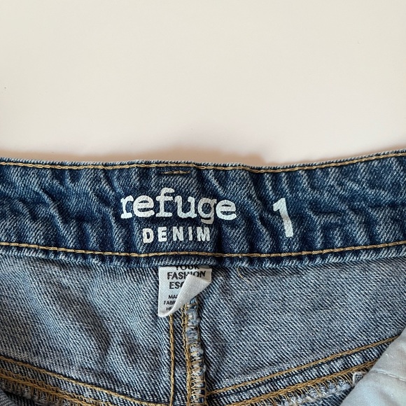 Mom Shorts - Picture 2 of 3